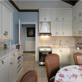 7 bedroom seaside villa with pool, Kassiopi, sleeps 13